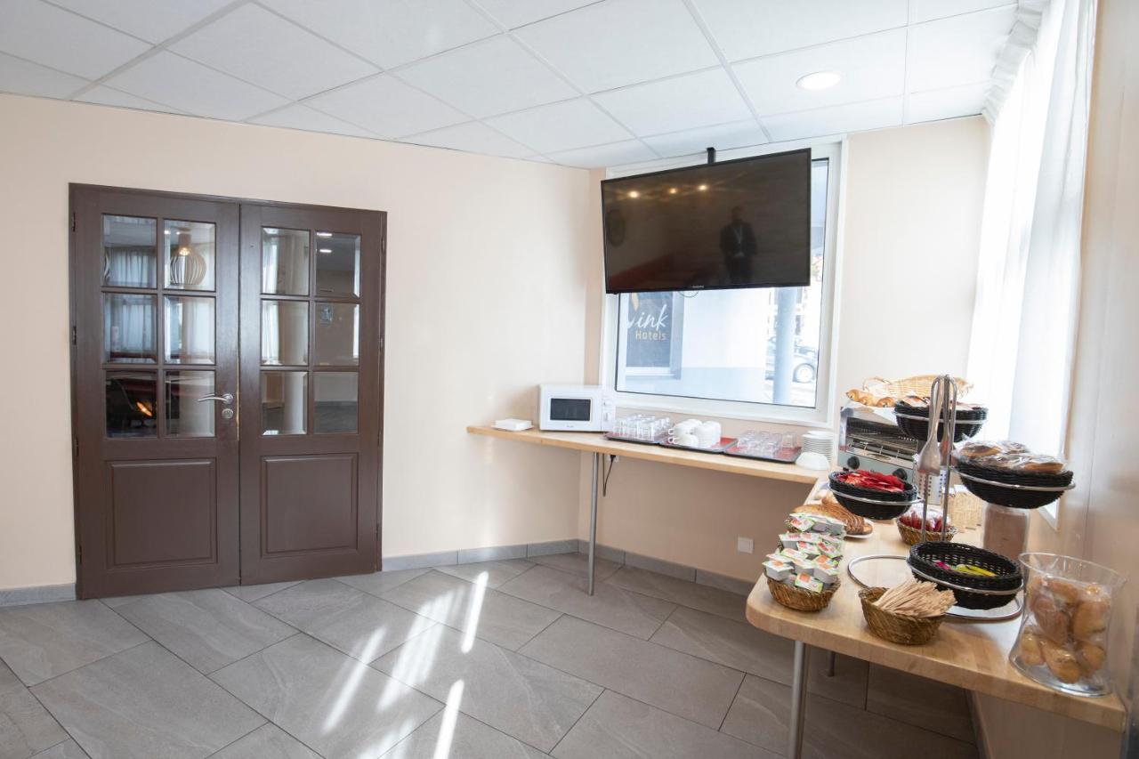 Wink Hotel Juvisy Bagian luar foto