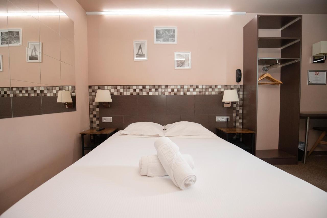 Wink Hotel Juvisy Bagian luar foto