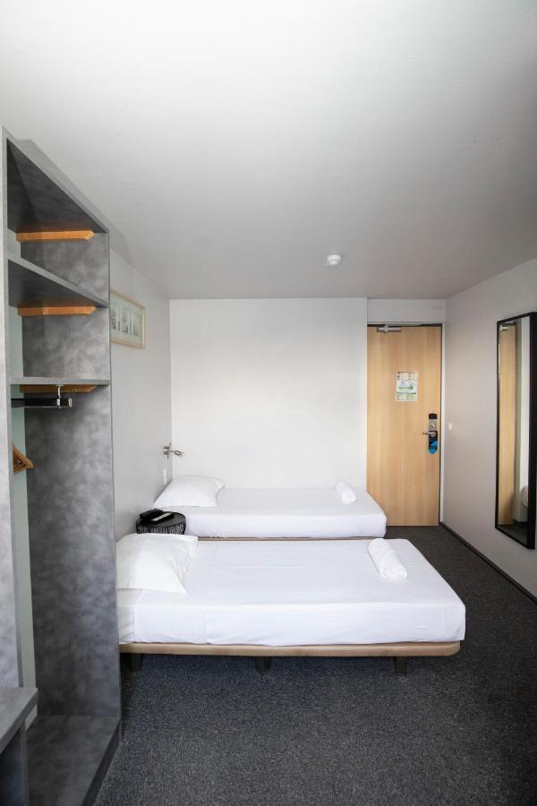 Wink Hotel Juvisy Bagian luar foto