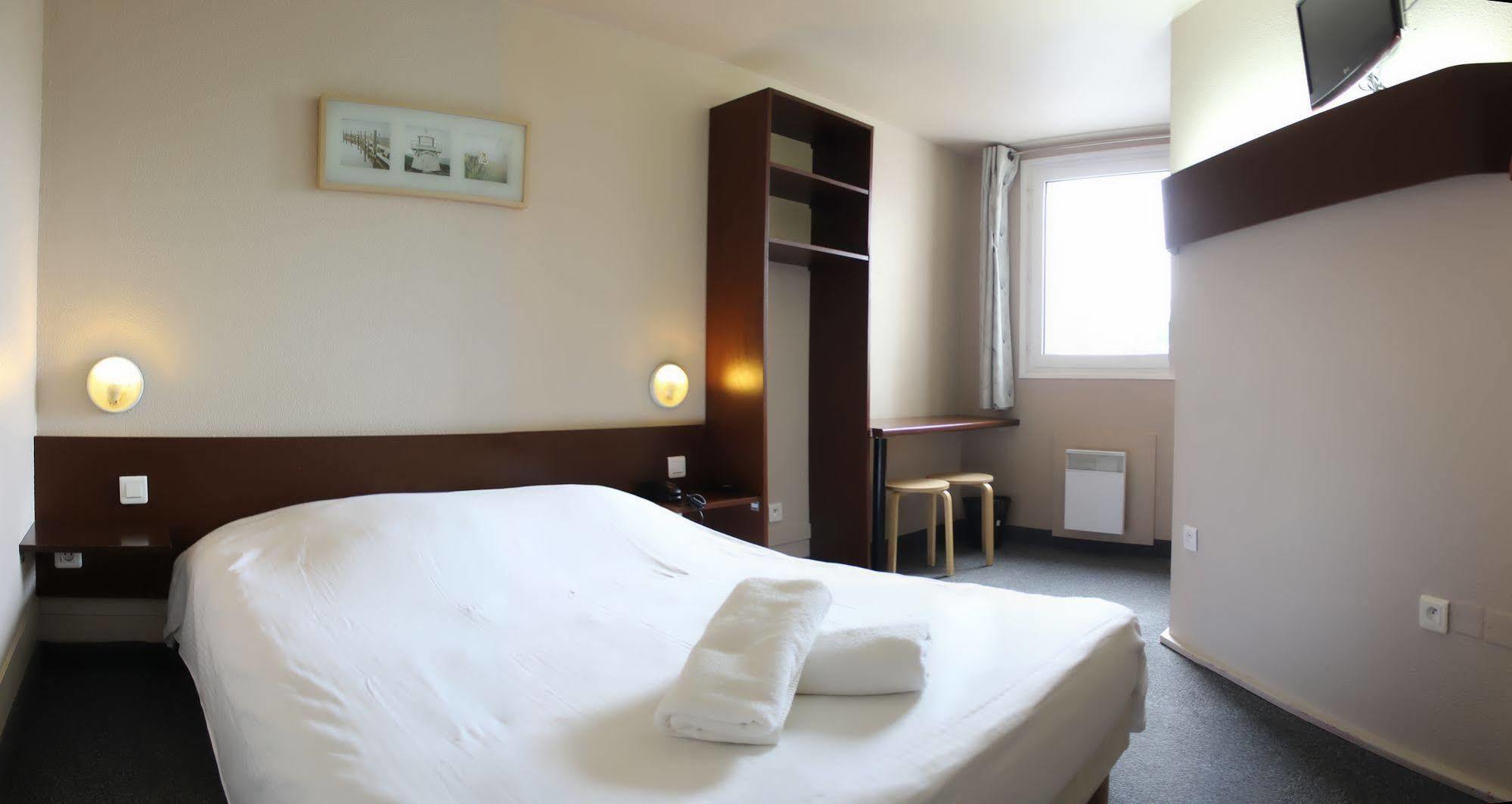 Wink Hotel Juvisy Bagian luar foto
